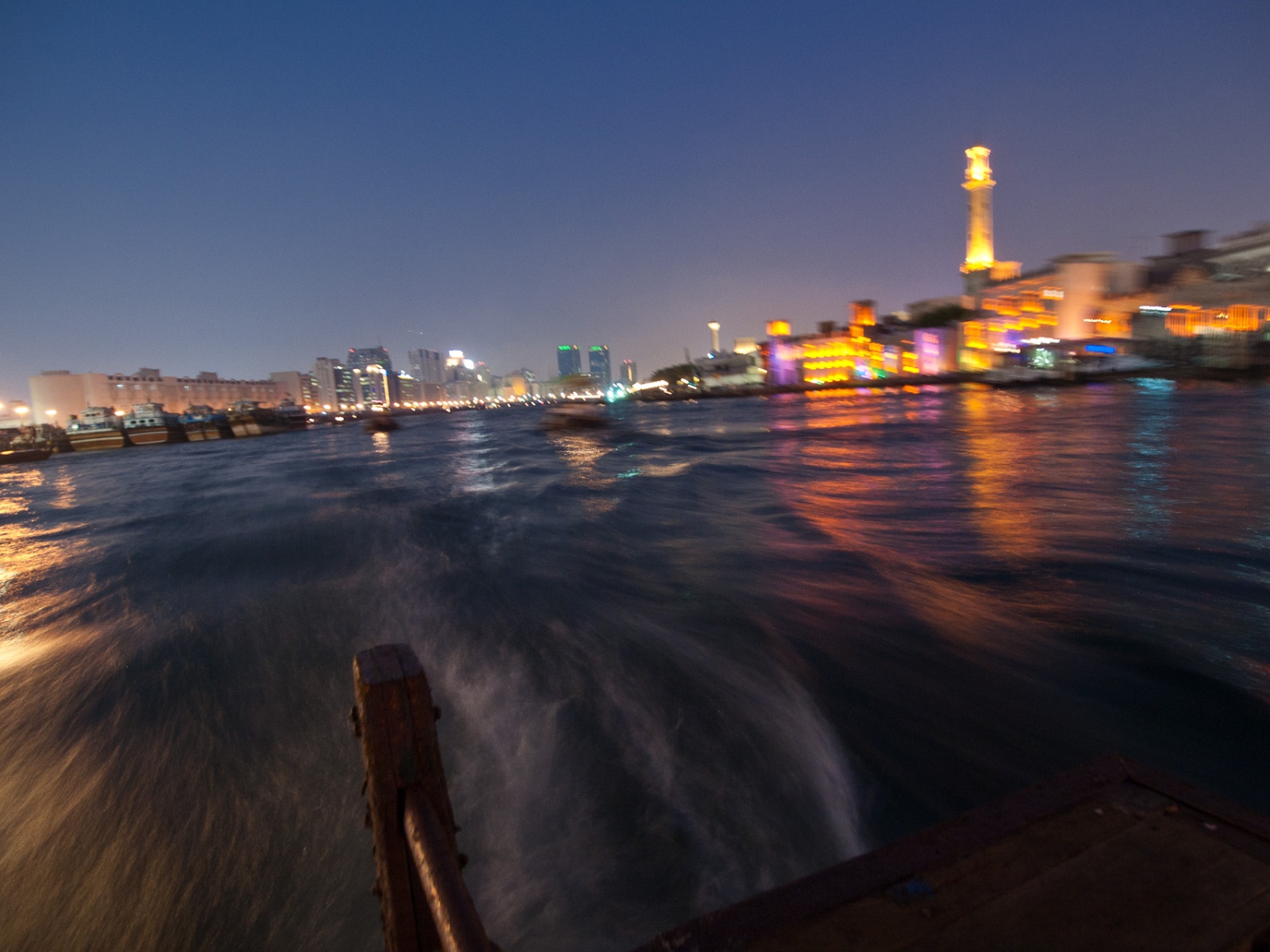 water-taxi-rides-in-dubai